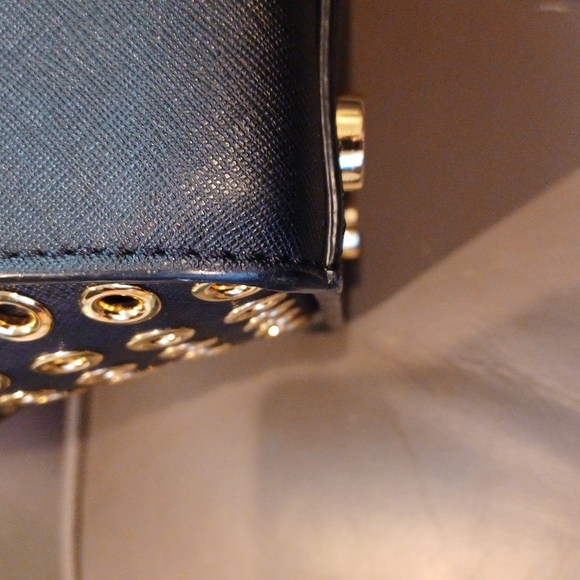 Michael Kors Grommet Selma Bag - Picture 9 of 11